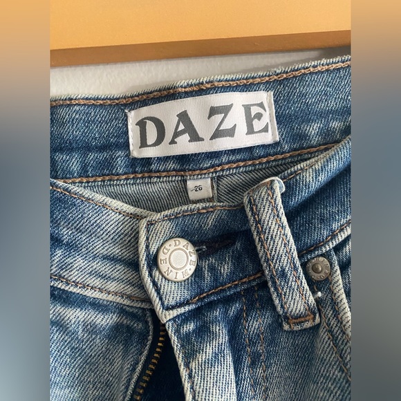 Daze Denim - Picture 2 of 4